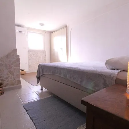 With Wifi Rozac, - 27210 Umag
